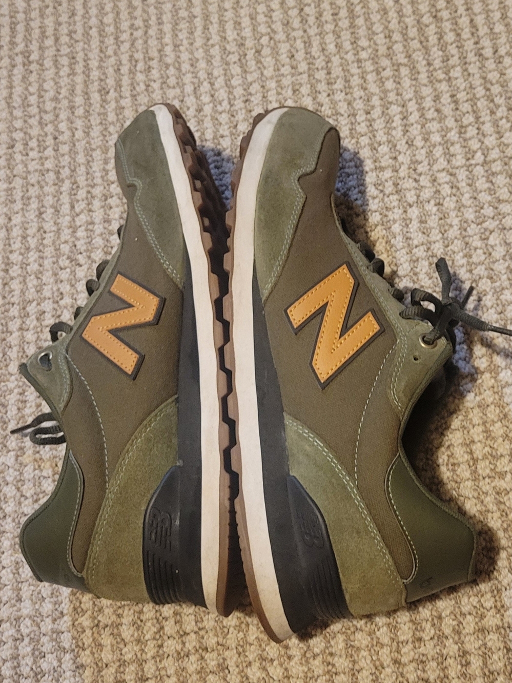 New Balance Men's Olive Green Suede Runner with Tan 'N' Accent - Picture 5 of 5